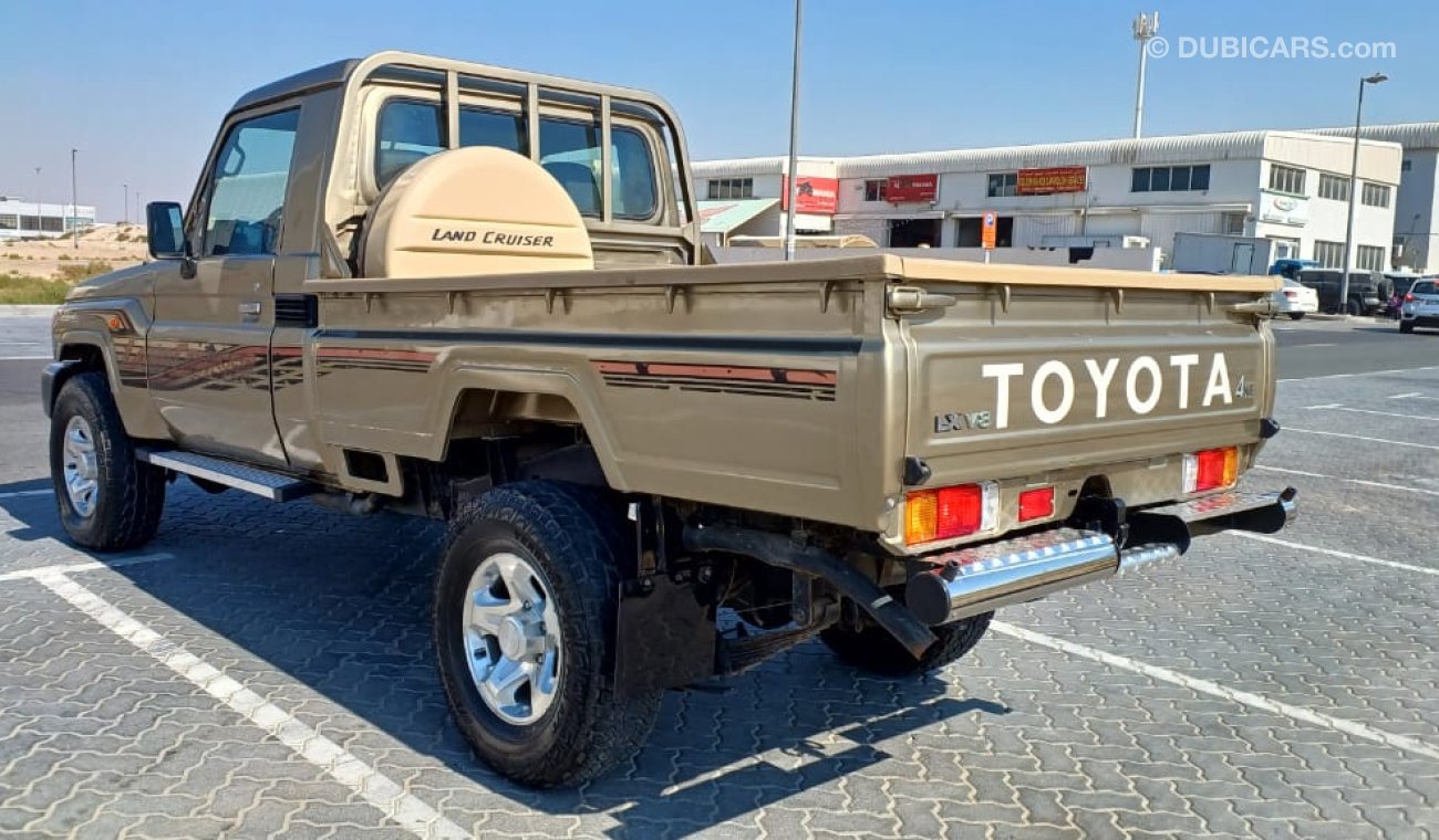 Toyota Land Cruiser Pick Up