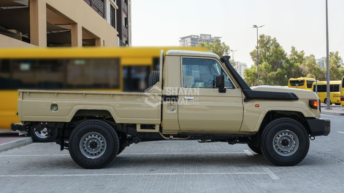Toyota Land Cruiser Pick Up Standard LC79 4.0L PETROL 4WD SC AT 2026MY