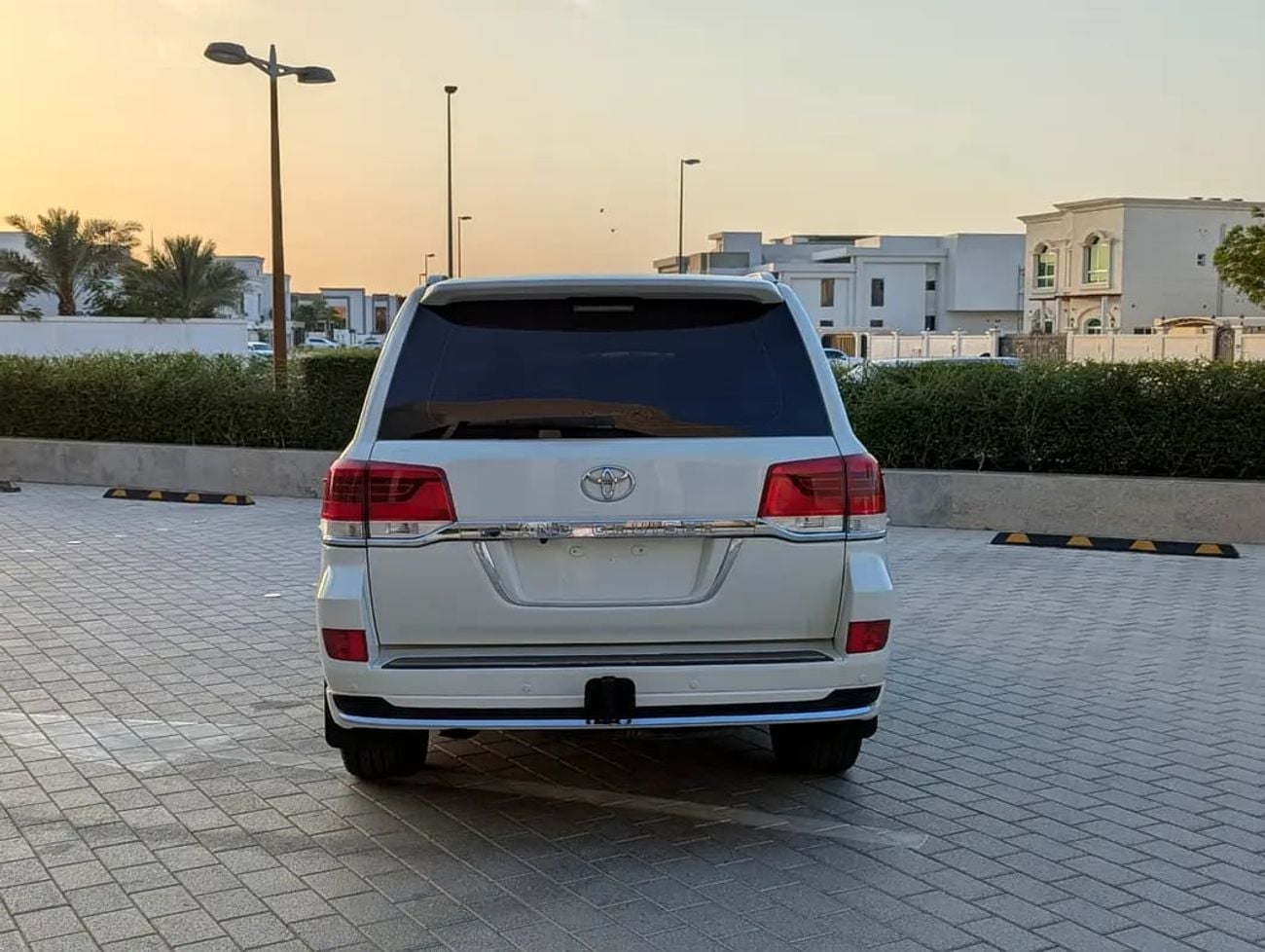 تويوتا لاند كروزر GXR Top Full Option | GCC Specs | V8 4.6L