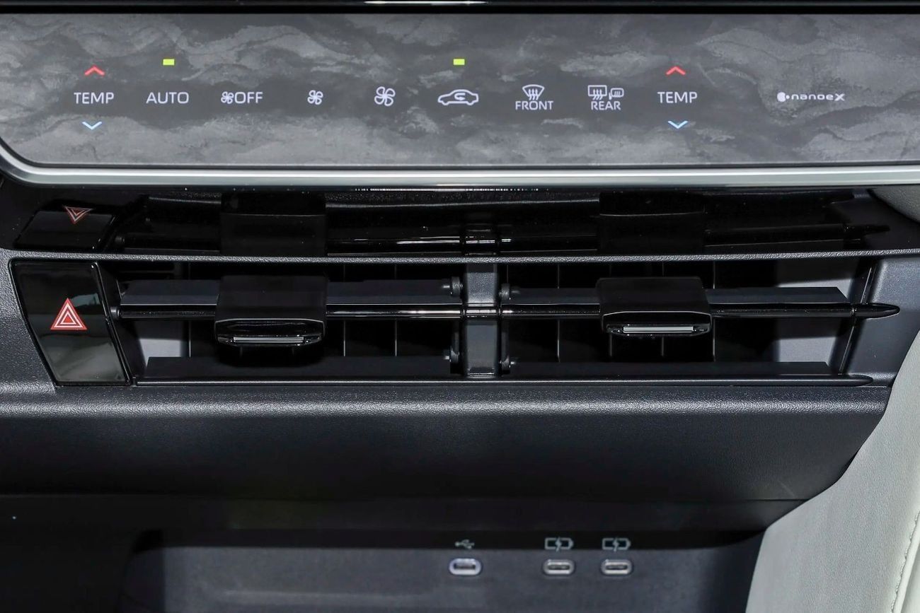 Toyota Camry 2.5HG Hybrid Chinese Specs Export Price Can Be Register in UAE