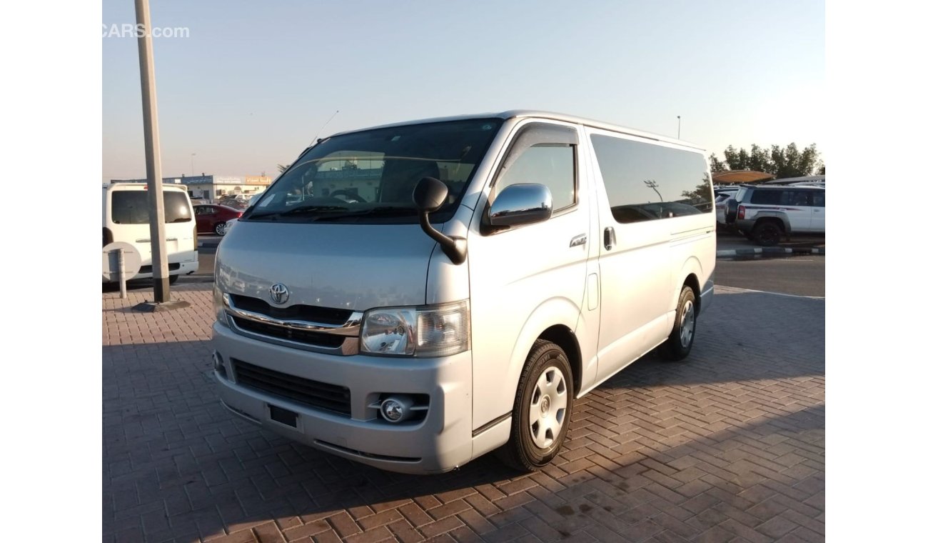 تويوتا هاياس TOYOTQA HIACE RIGHT HAND DRIVE (PM1069)