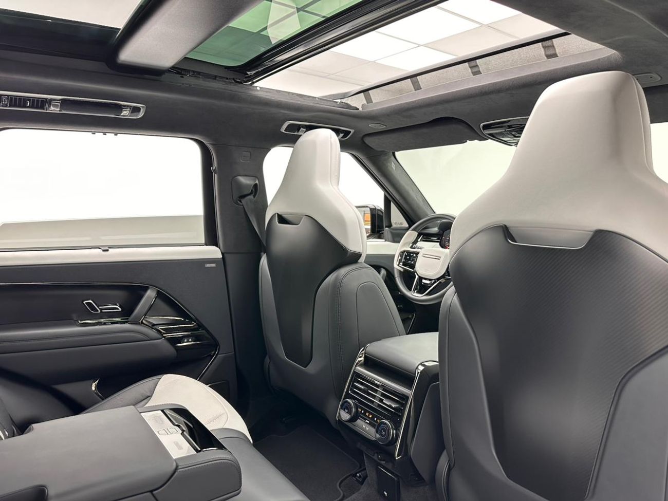 Land Rover Range Rover Sport 2024 Range Rover Sport SV Edition One, 07/2029 Range Rover Warranty + Service Contract, Range Rover 