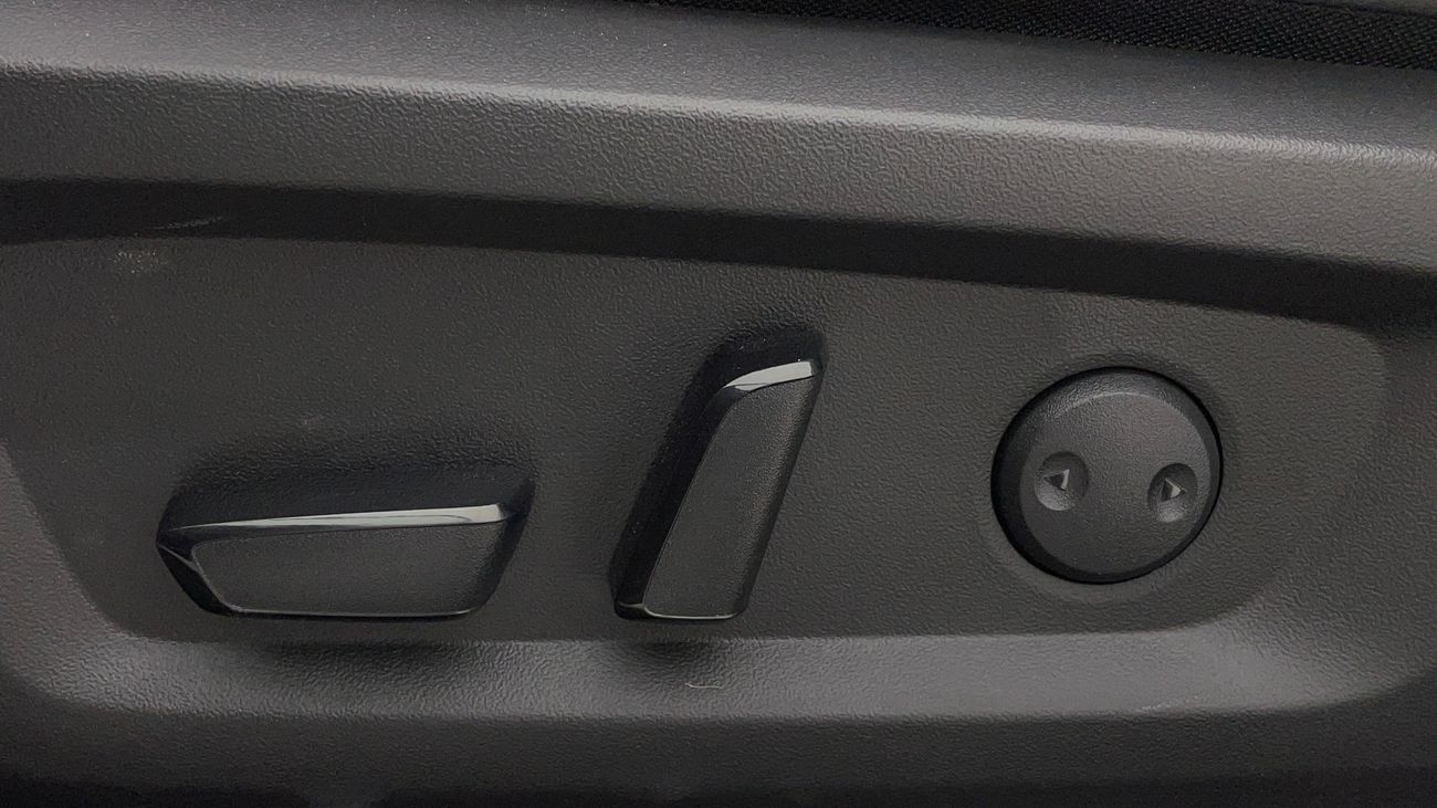 ميتسوبيشي آوتلاندر H/L SYNTHETIC LEATHER SEATS WITH SUNROOF 2.5 | بدون دفعة مقدمة | اختبار القيادة في المنزل