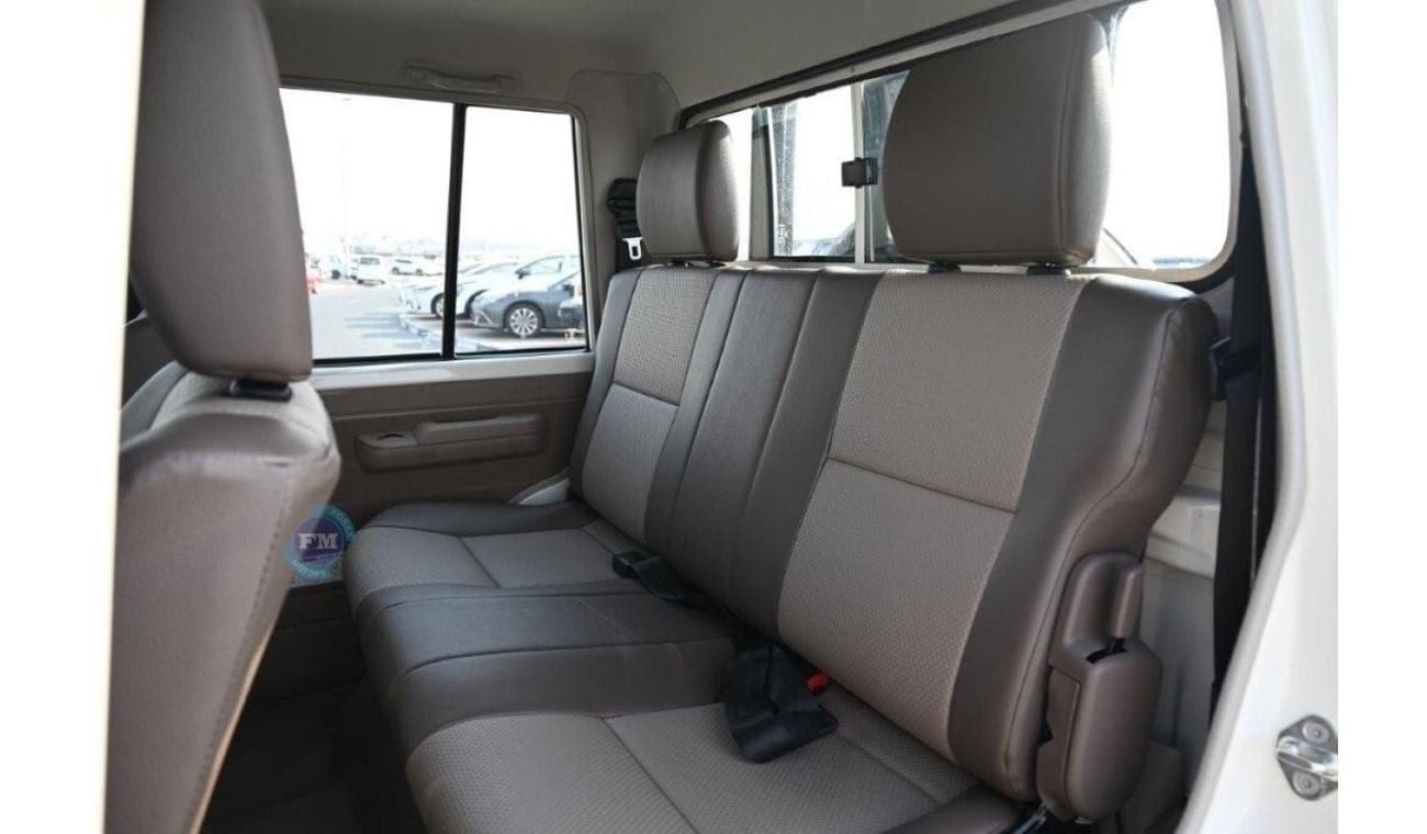 Toyota Land Cruiser Pick Up LX 2.8L Diesel Automatic (Mid Option)