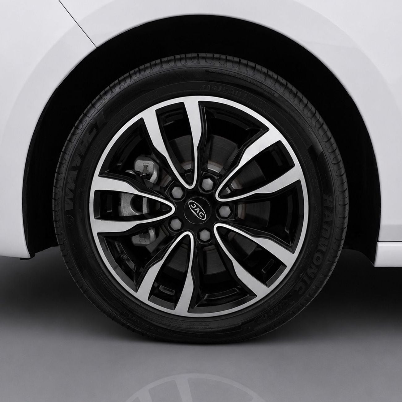 JAC J7 LUXURY AED 669 P.M • 0% Downpayment • JAC J7 • 1 Year Warranty