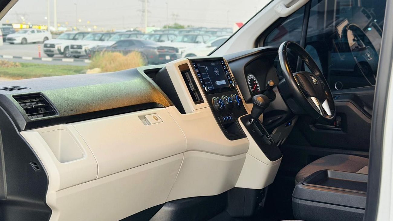 Toyota Hiace 4-SEATER | AUTOMATIC TRANSMISSION | 2.8L DIESEL | BACK CAMERA | PARKING SENSORS