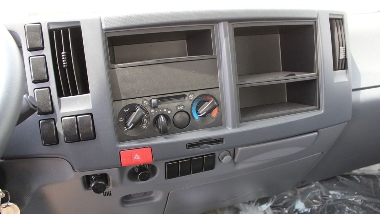 Isuzu NPR ISUZU NPR 4570 CC (4.6L) 71 INSULATED BOX VAN MT