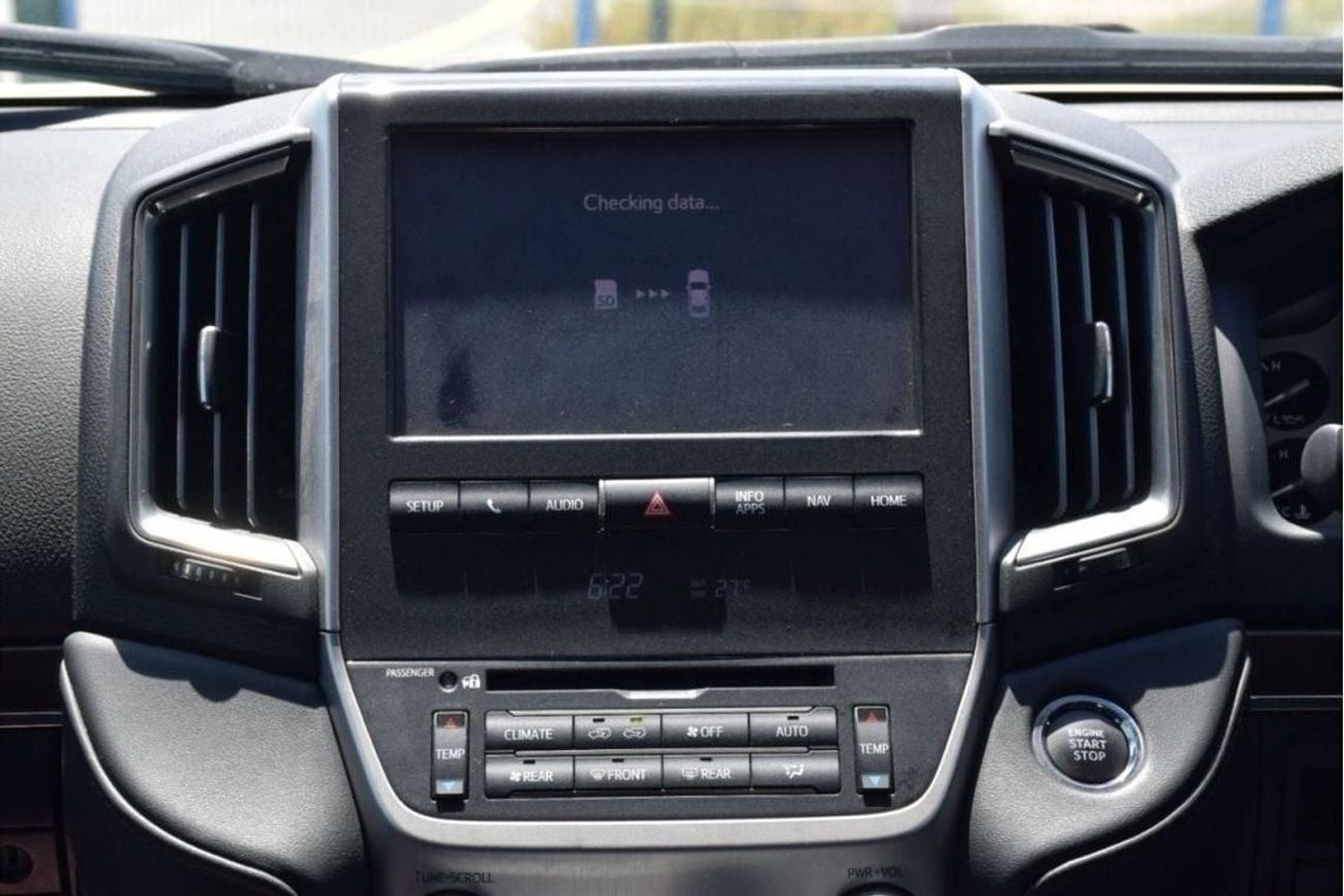 Toyota Land Cruiser V8 Diesel 4.5L (Right Hand)