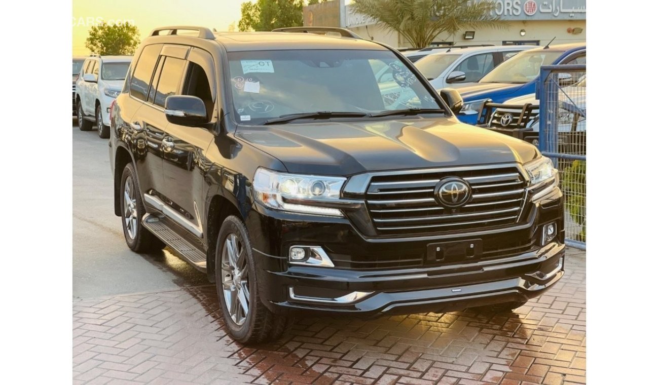 تويوتا لاند كروزر Toyota Landcruiser Zx RHD Petrol Engine model 2020