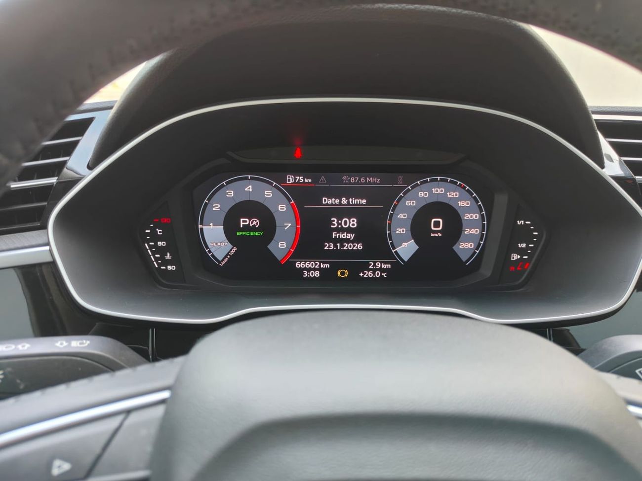 أودي Q3 40 TFSI S Line 2.0L 4WD