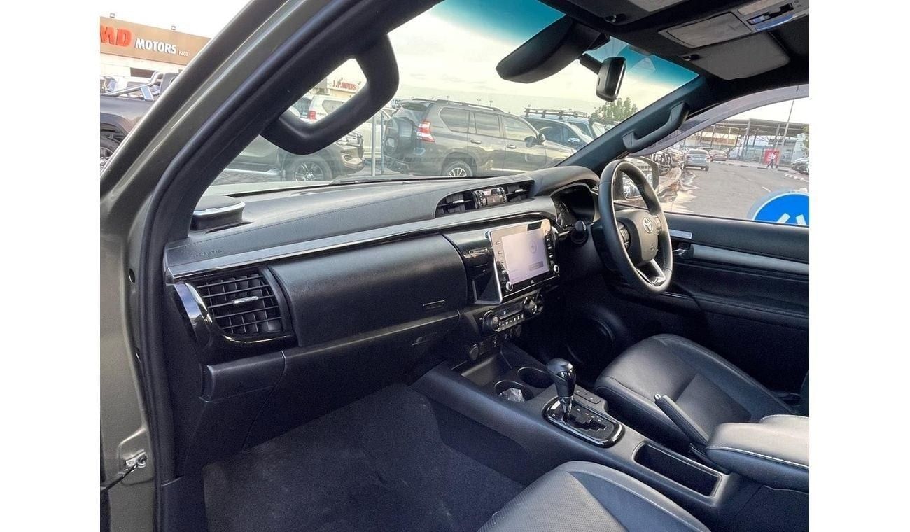 تويوتا هيلوكس diesel 2.8 liter automatic right hand drive with 4 side cameras leather power seats push button star