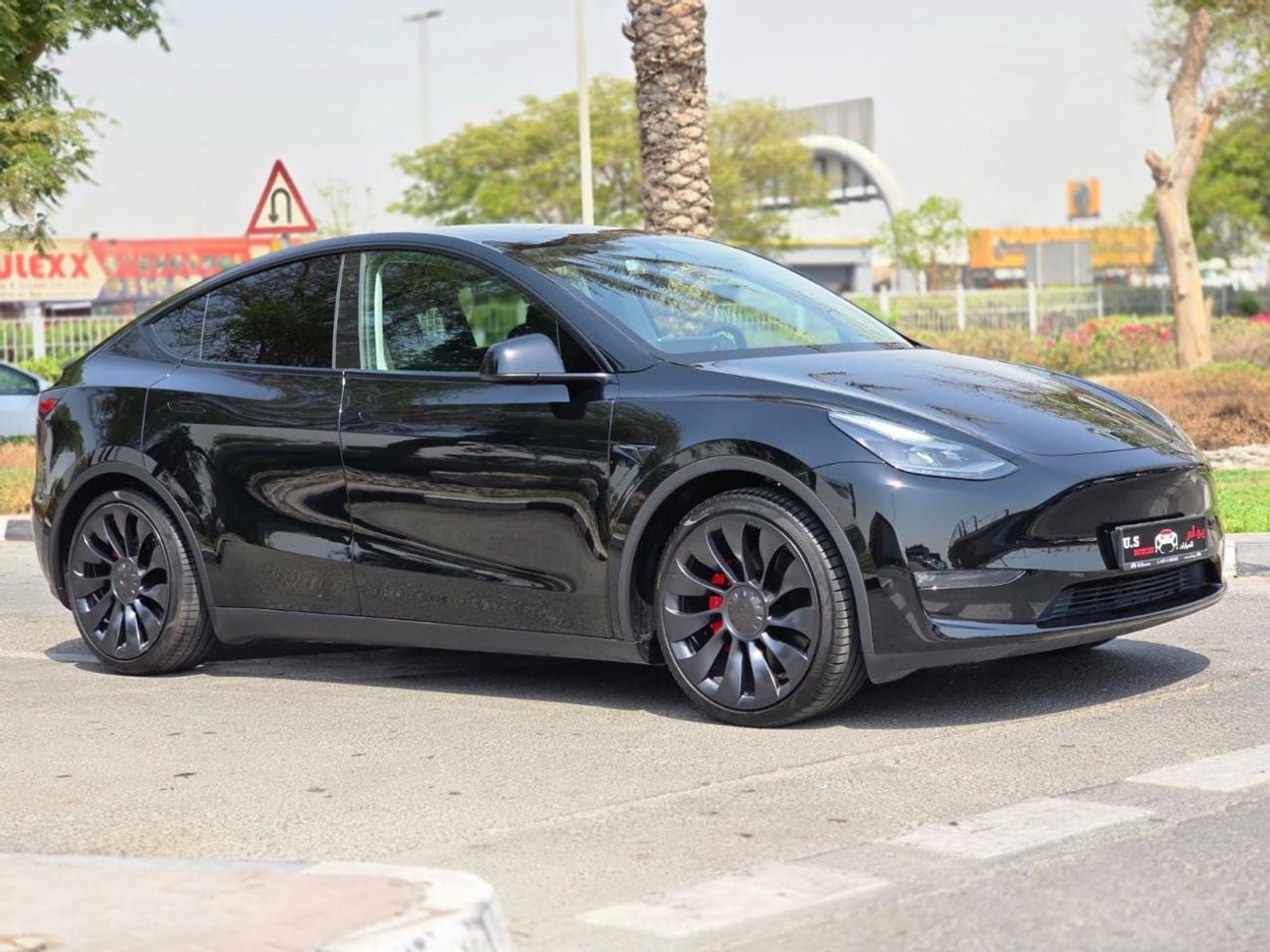 تسلا موديل Y Performance (AWD)