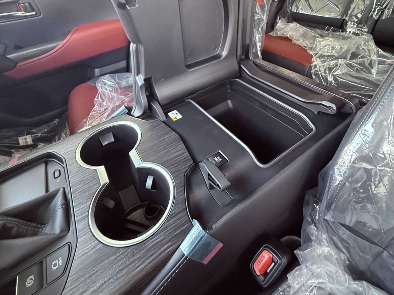 Toyota Land Cruiser 2026 TOYOTA LAND CRUISER 300 VXR 3.5 HYBRID HEV **EXPORT ONLY**التصدير فقط خارج الخليج***