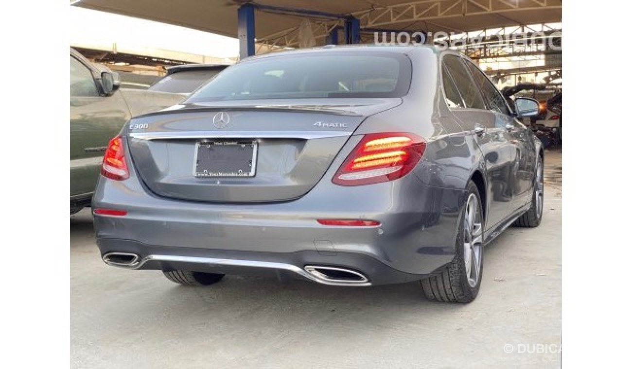 مرسيدس بنز E300 4Matic