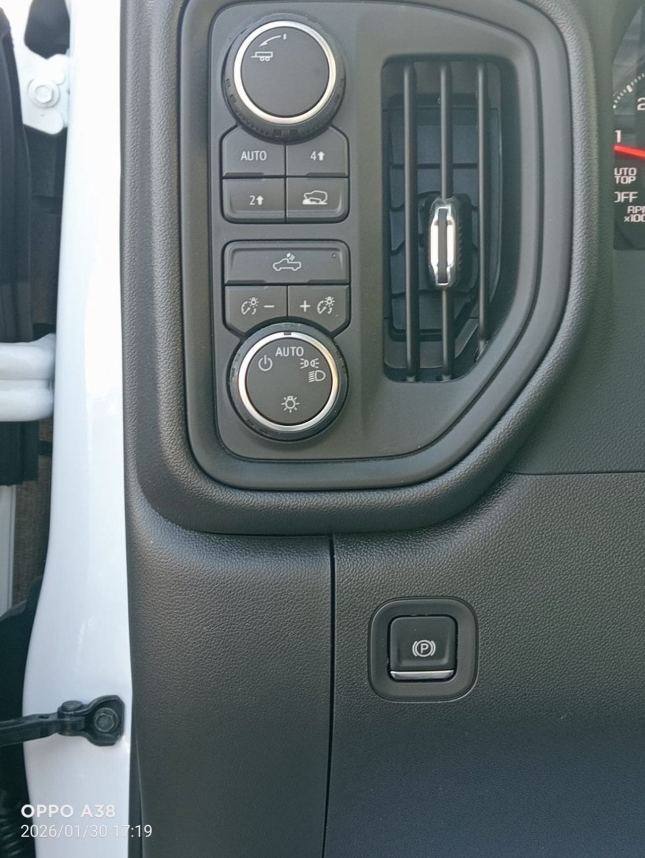 شيفروليه سيلفارادو Double cabin ,4WD, Automatic , 5.3L