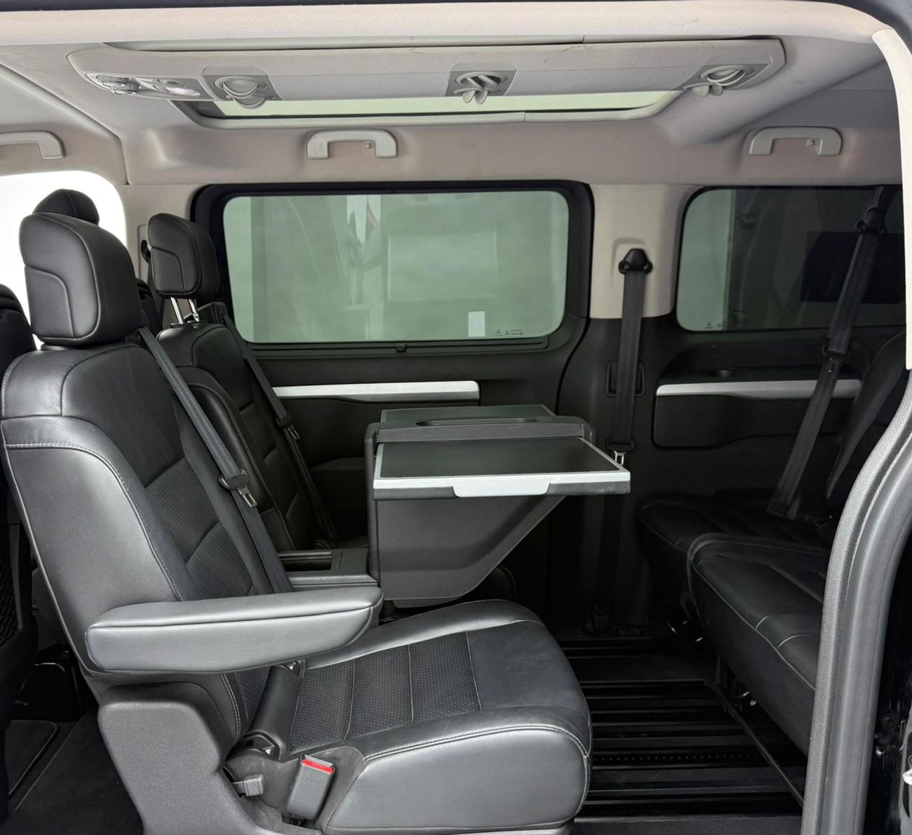 Peugeot Traveller 2020 Peugeot Traveller VIP, 1 Year Unlimited Km Warranty, Peugeot Full Service History, GCC