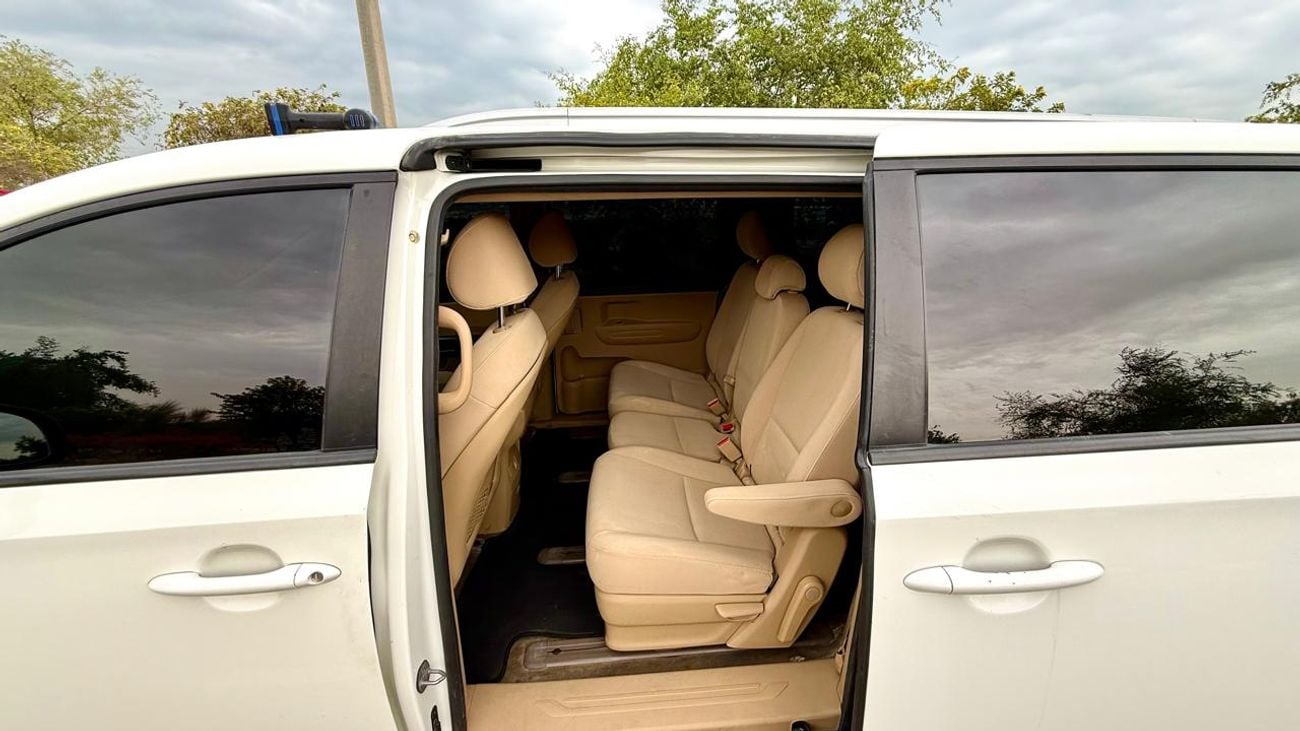 Kia Carnival EX 3.3L