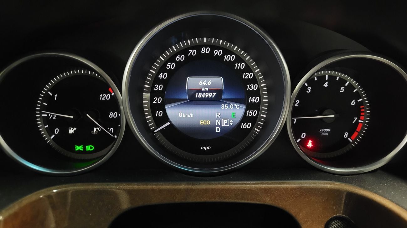 مرسيدس بنز E 350 3.5L 6 cyl FWD 5 seats 4 door