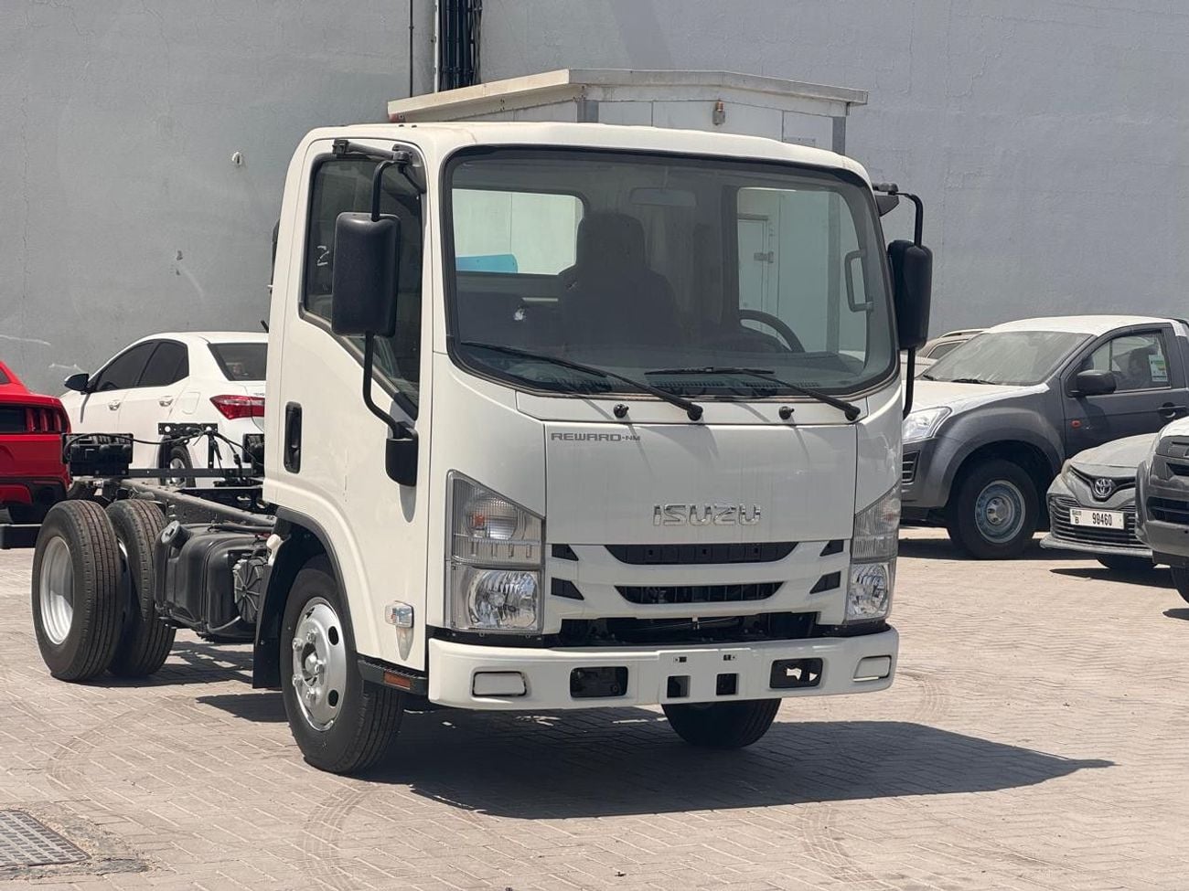 إيسوزو فوروارد Isuzu / N-Series NMR85 E22 Cab Chassis Truck 4x2 Short Wheel Base