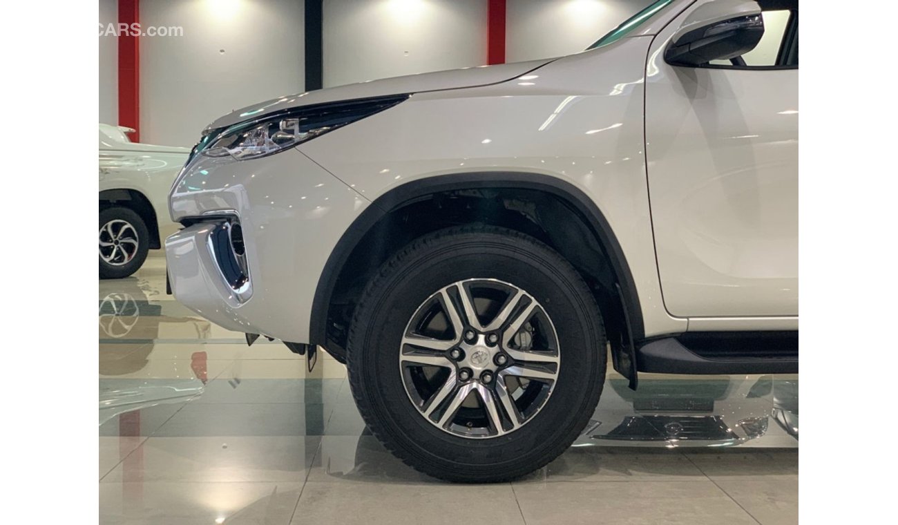 Toyota Fortuner V4 MY2020 WITH REAR SCREENS  ( WARRANTY / SERVICES )