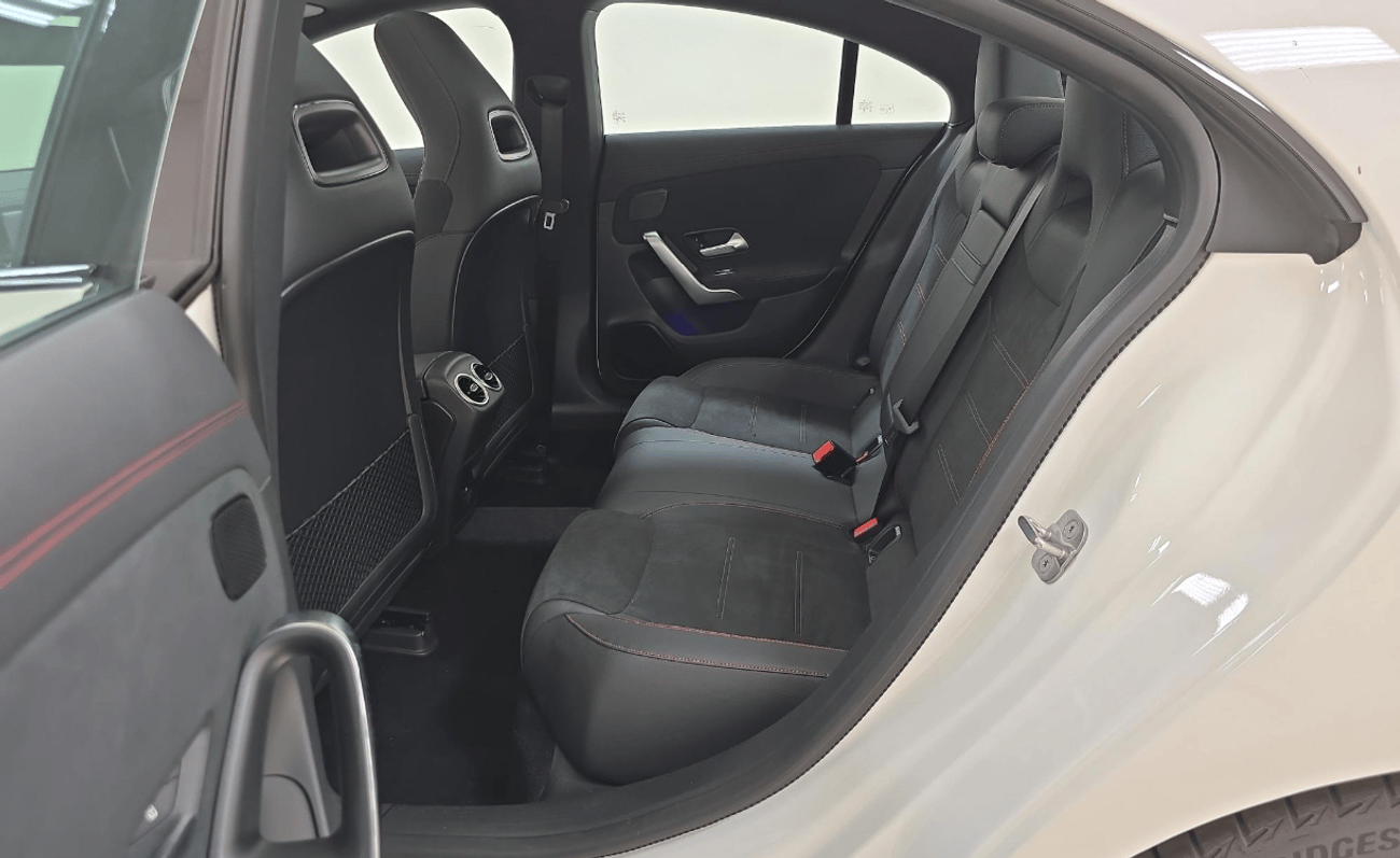 Mercedes-Benz CLA 250 Premium + 2.0L