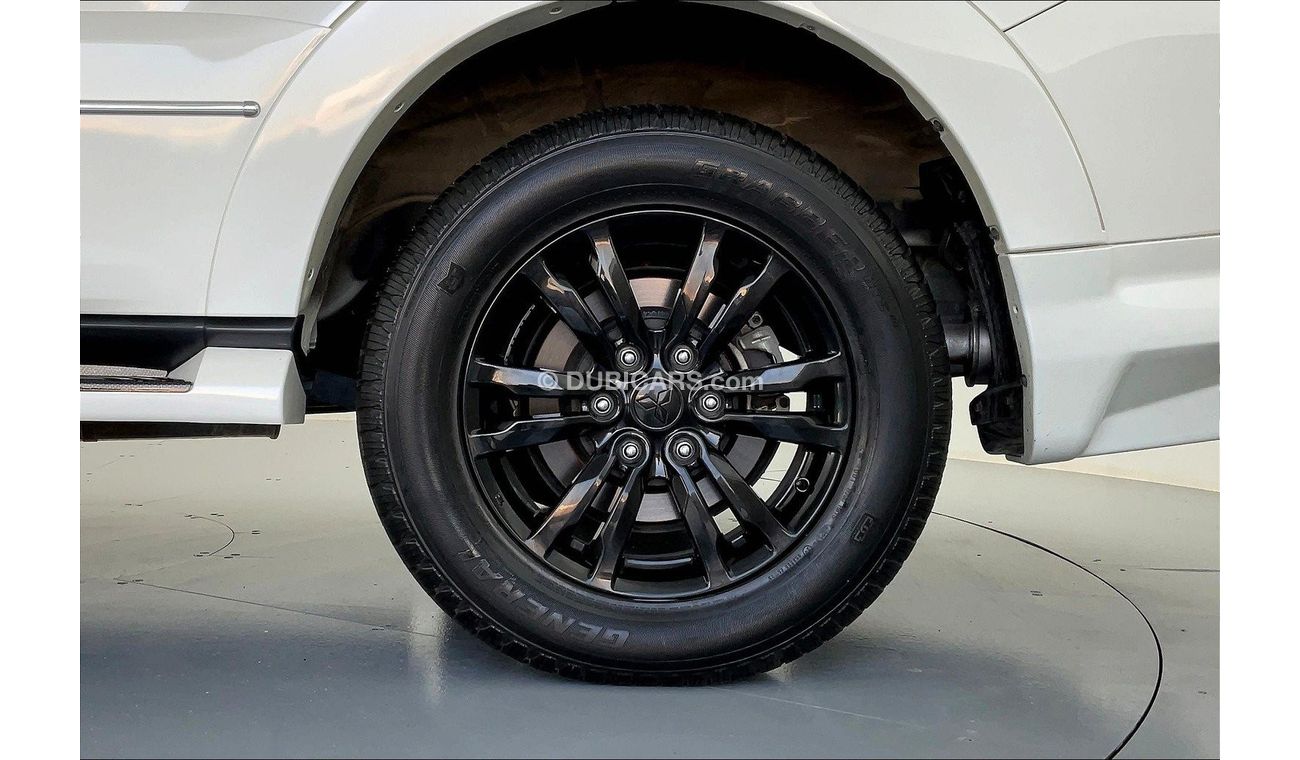 ميتسوبيشي باجيرو Signature Edition