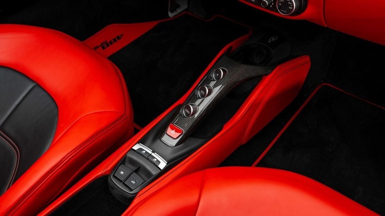 Ferrari 488 Spider STANDARD - 2018 - GCC Specs