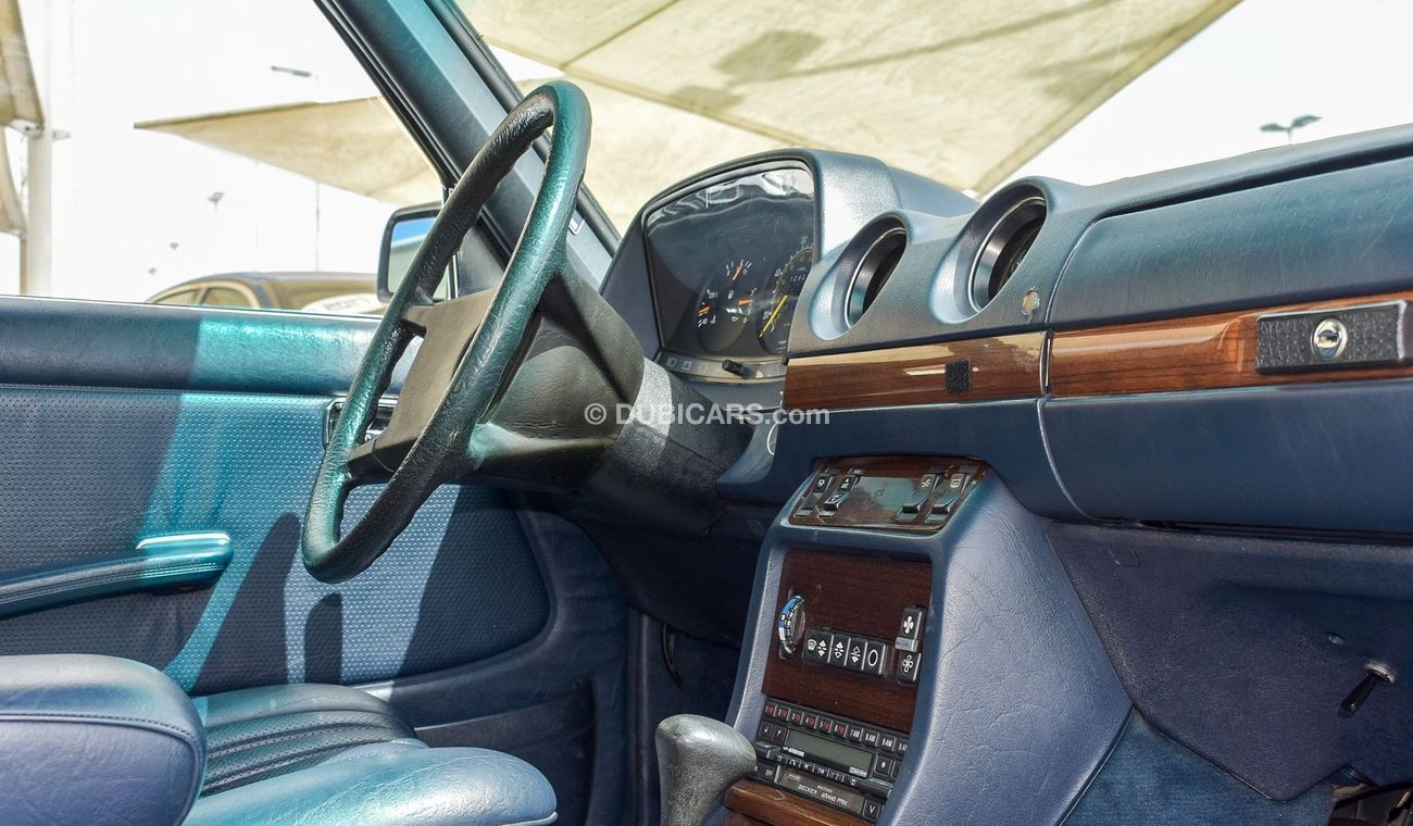 مرسيدس بنز 300 D