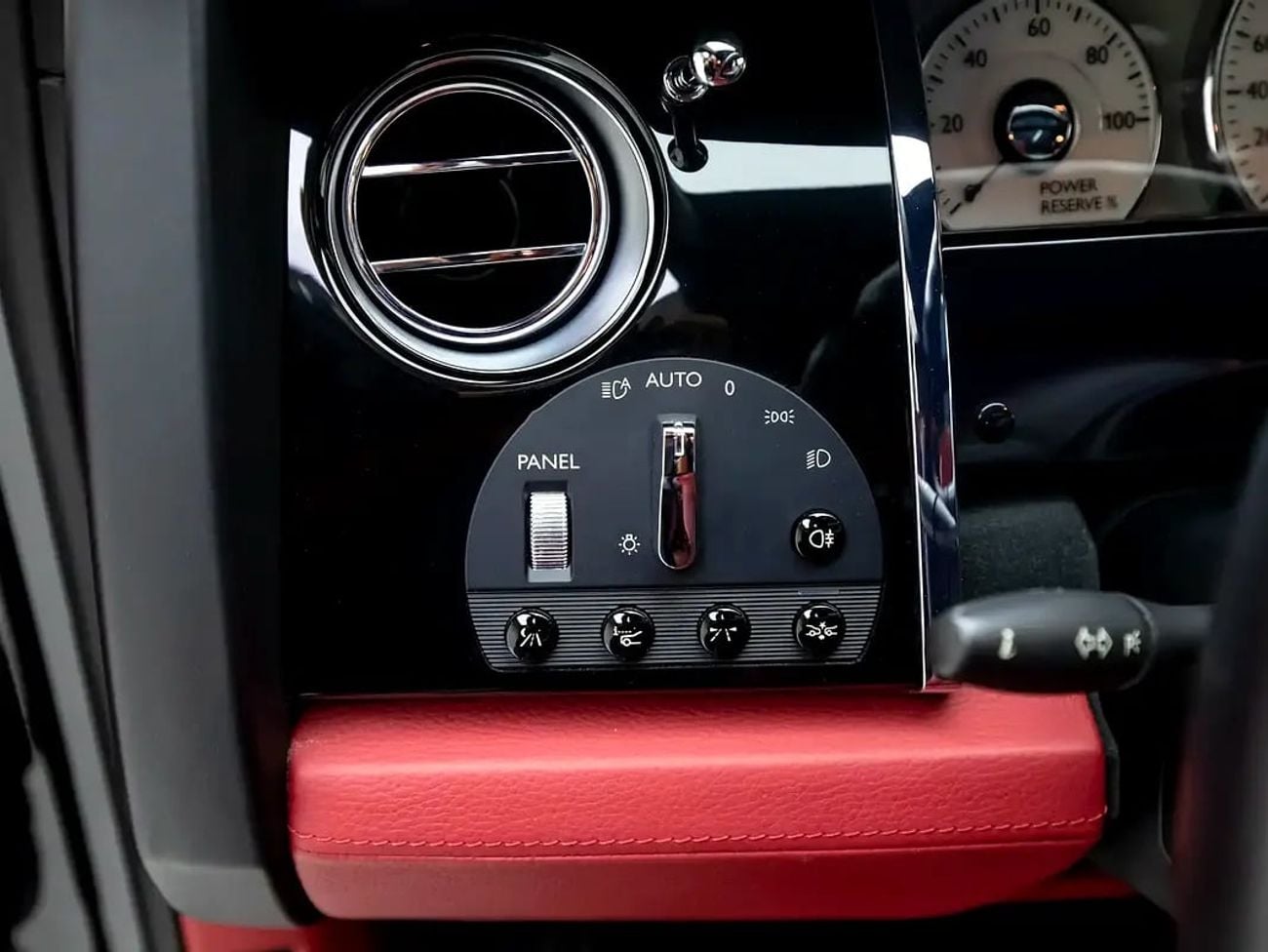 Rolls Royce Ghost with Mansory Kit | GCC Spec - Immaculate Condition