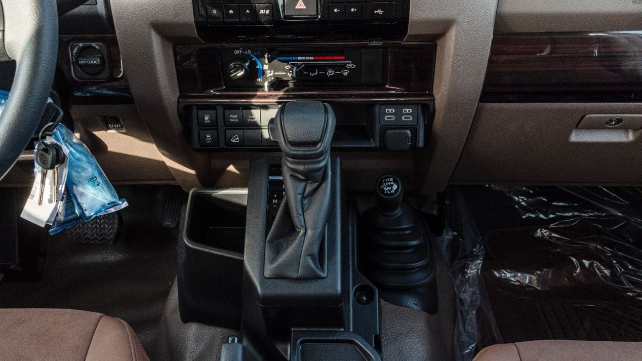تويوتا لاند كروزر بيك آب 2026 Toyota Land Cruiser LC79 4.0L AT Petrol Full Option (Beige-Brown)