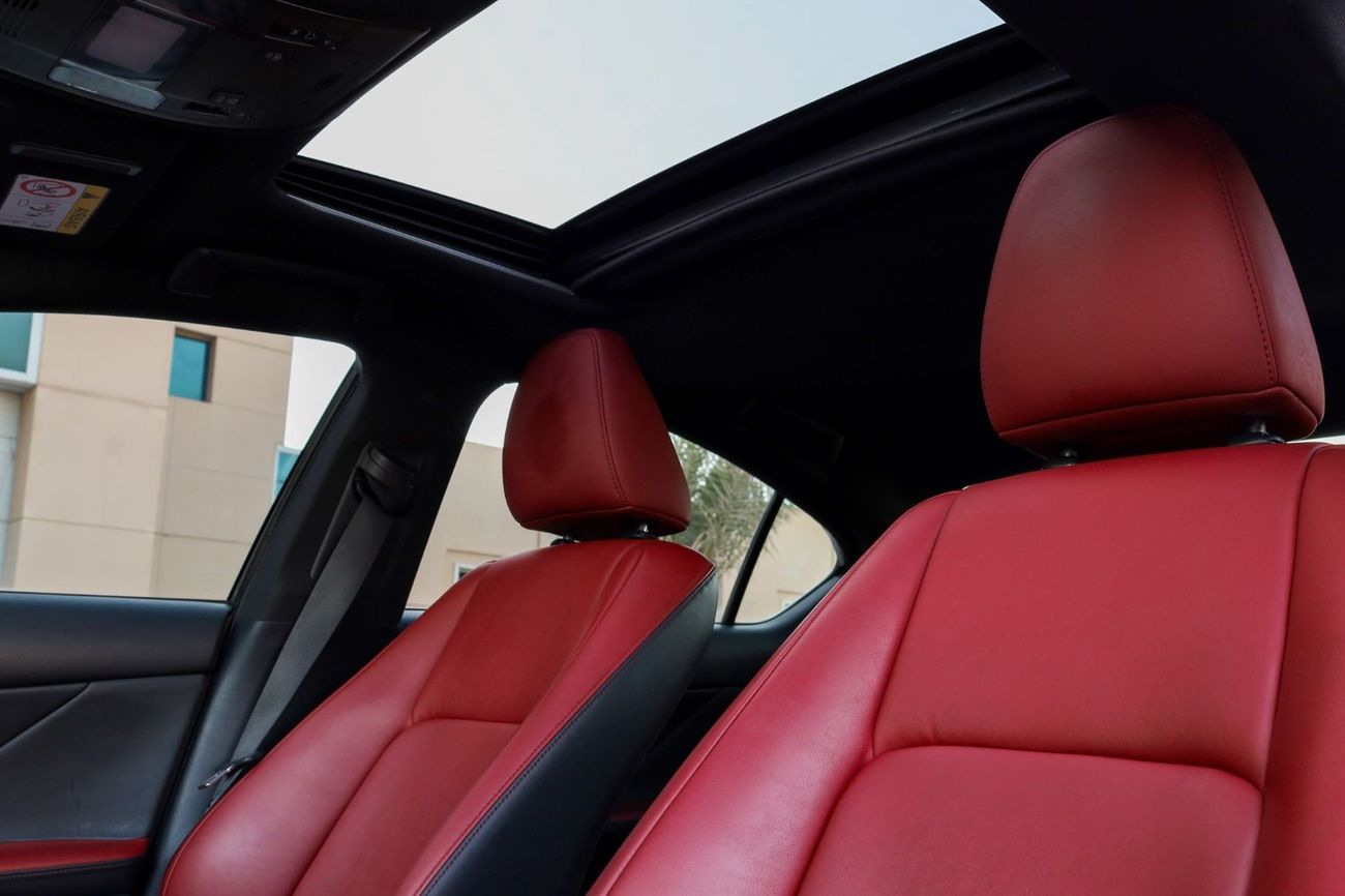 Lexus IS300 Premier Lexus IS300 2021 GCC under Warranty with Flexible Down-Payment.