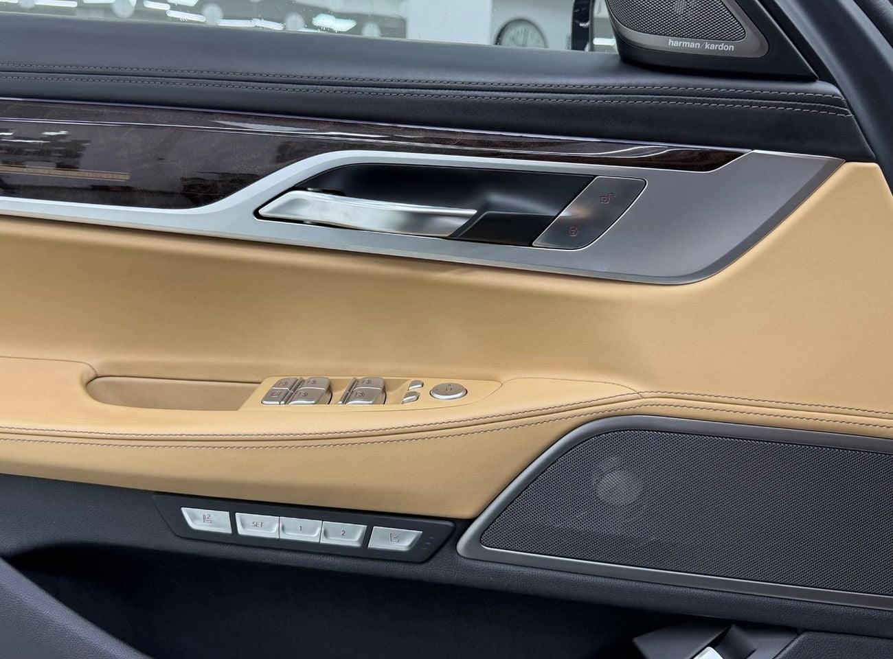 BMW 740Li Luxury 3.0L (335 HP)