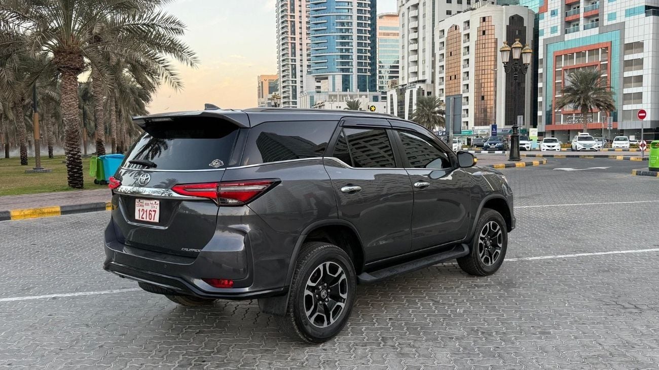تويوتا فورتونر Crusade Right Hand Drive Automatic 4x4