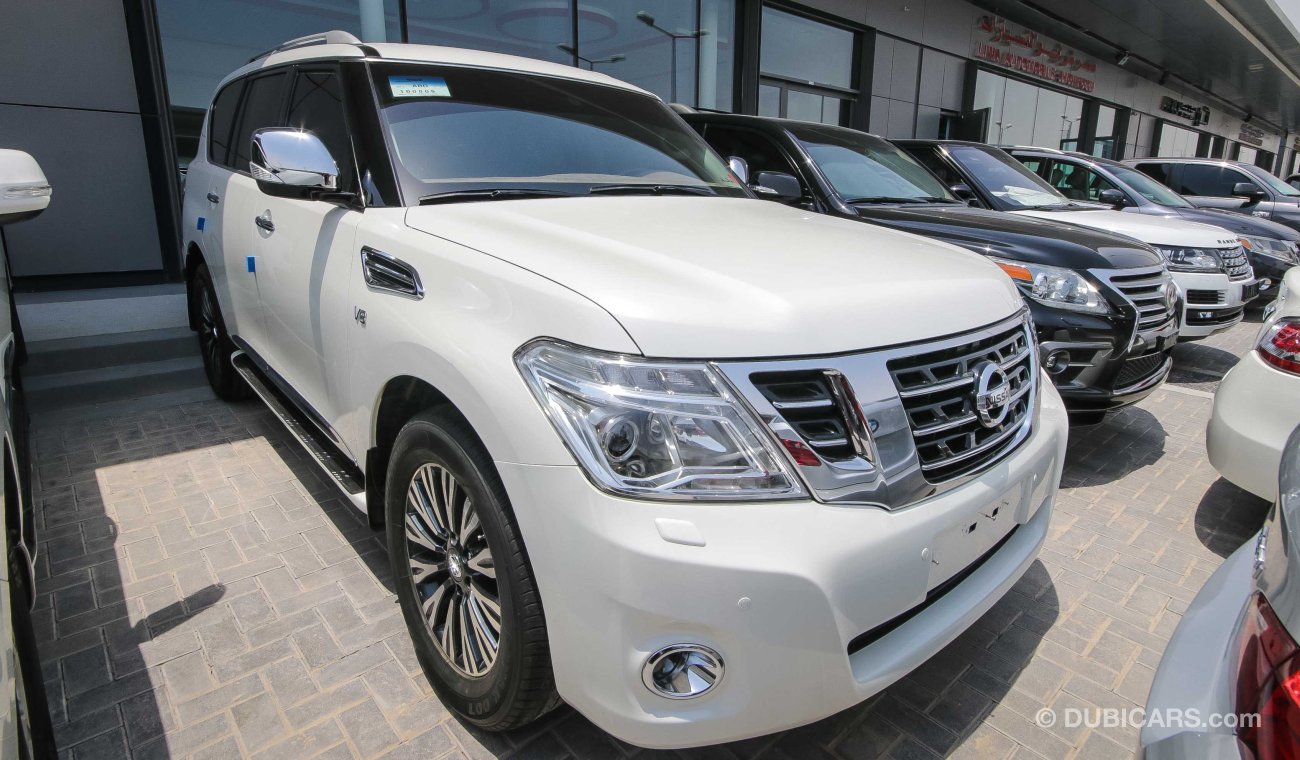 Nissan Patrol SE with Platinum VVEL DIG badge