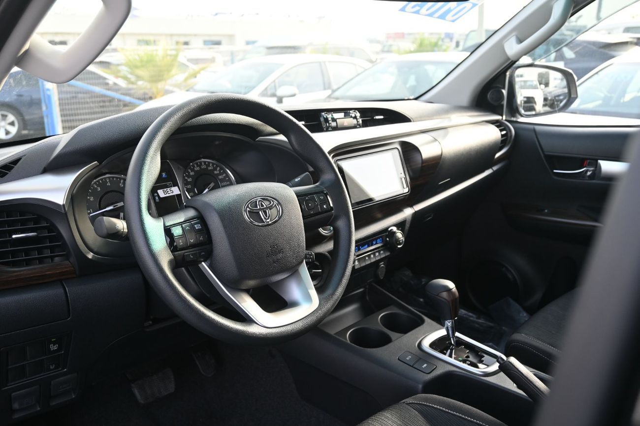 Toyota Hilux SGLX S GLX 2.7L 4WD A/T Toyota Hilux SR5 2.7L Automatic, Petrol, 4WD, Pickup