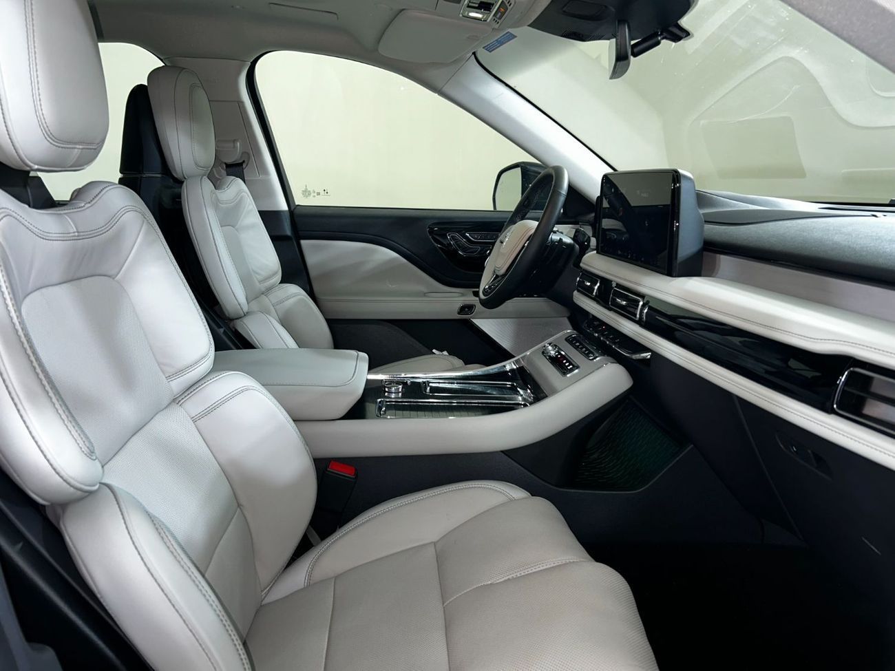 Lincoln Aviator Presidential 3.0L AVI925W PRESIDENTIAL / AL TAYER MOTORS / AL QOUZ SHOWROOM