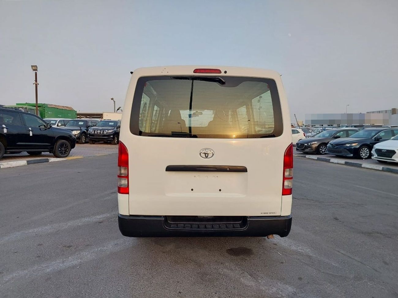 Toyota Hiace TOYOTA HIACE VAN RHD 2015 MODEL 3.0 L DIESEL AUTOMATIC(PM16901)