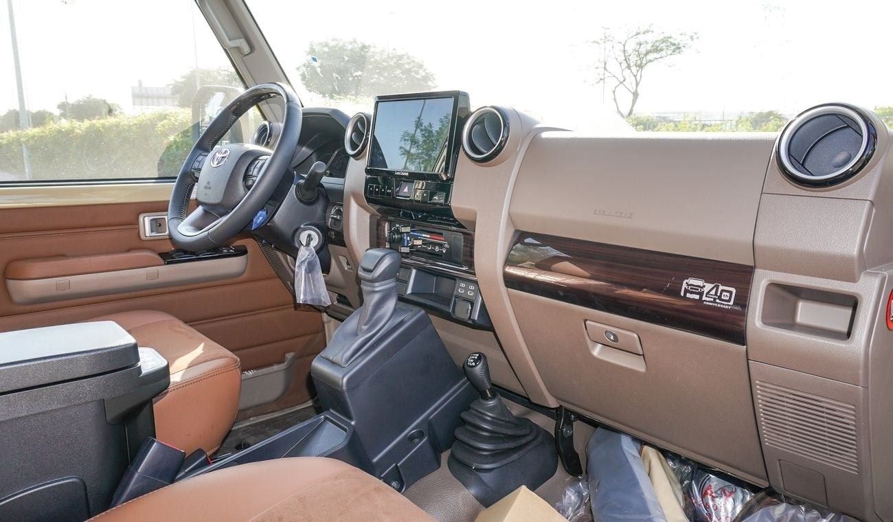 Toyota Land Cruiser Pick Up LX 4.0L V6 A/T