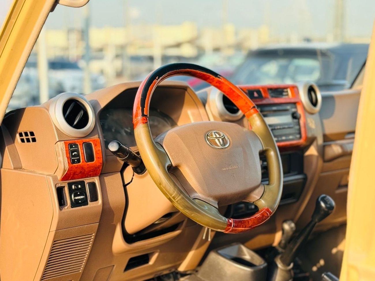 تويوتا لاند كروزر بيك آب