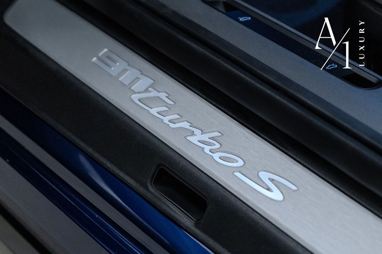 بورش 911 Turbo S 3.8L (645 HP) Convertible