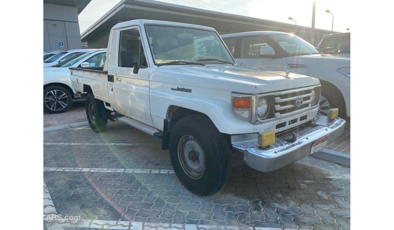 Toyota Land Cruiser Pick Up تويوتا بيك اب لاند كروزر 2000