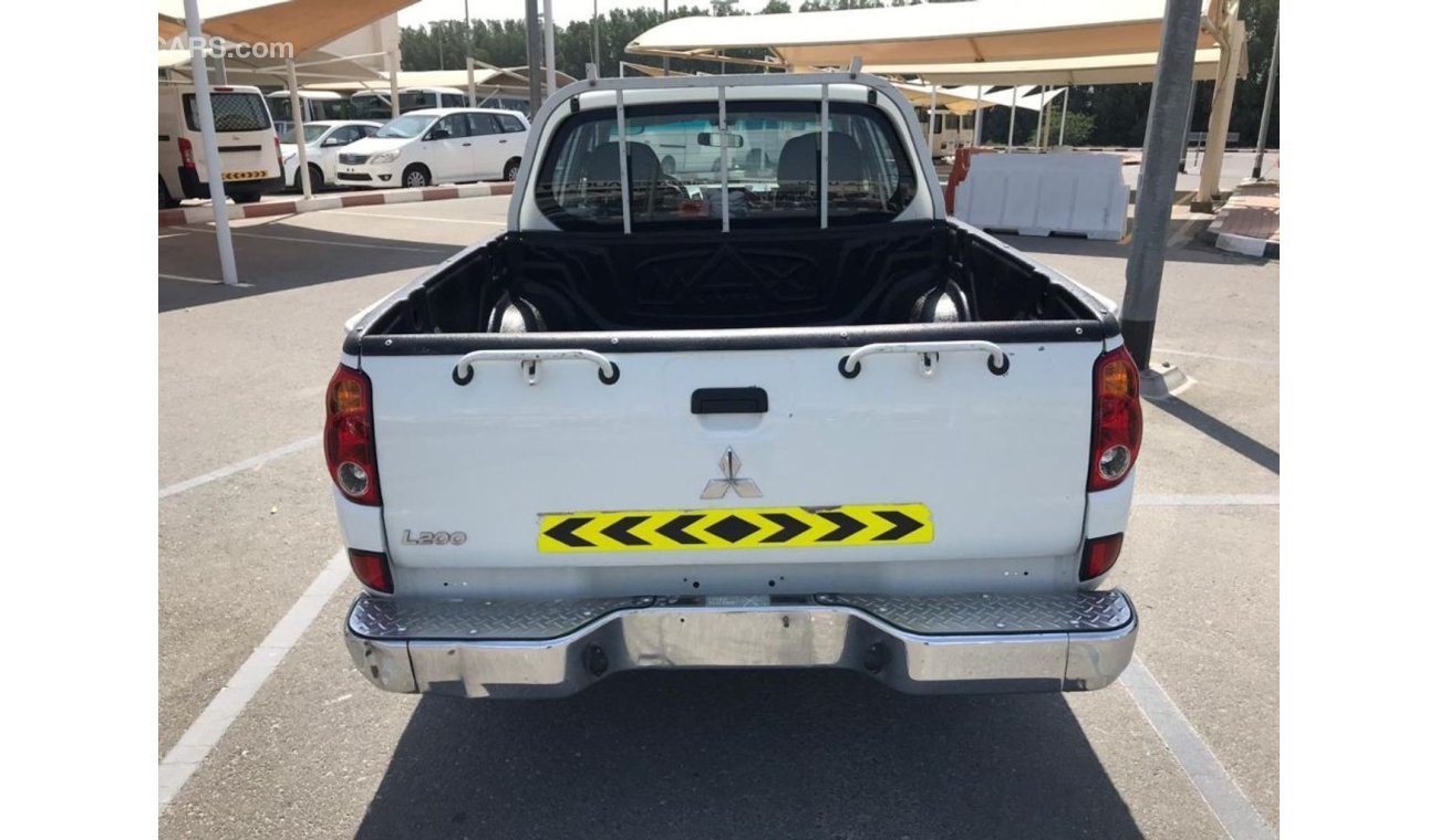 Mitsubishi L200 Mitsubishi  L200 2013 model 4x4 for sale