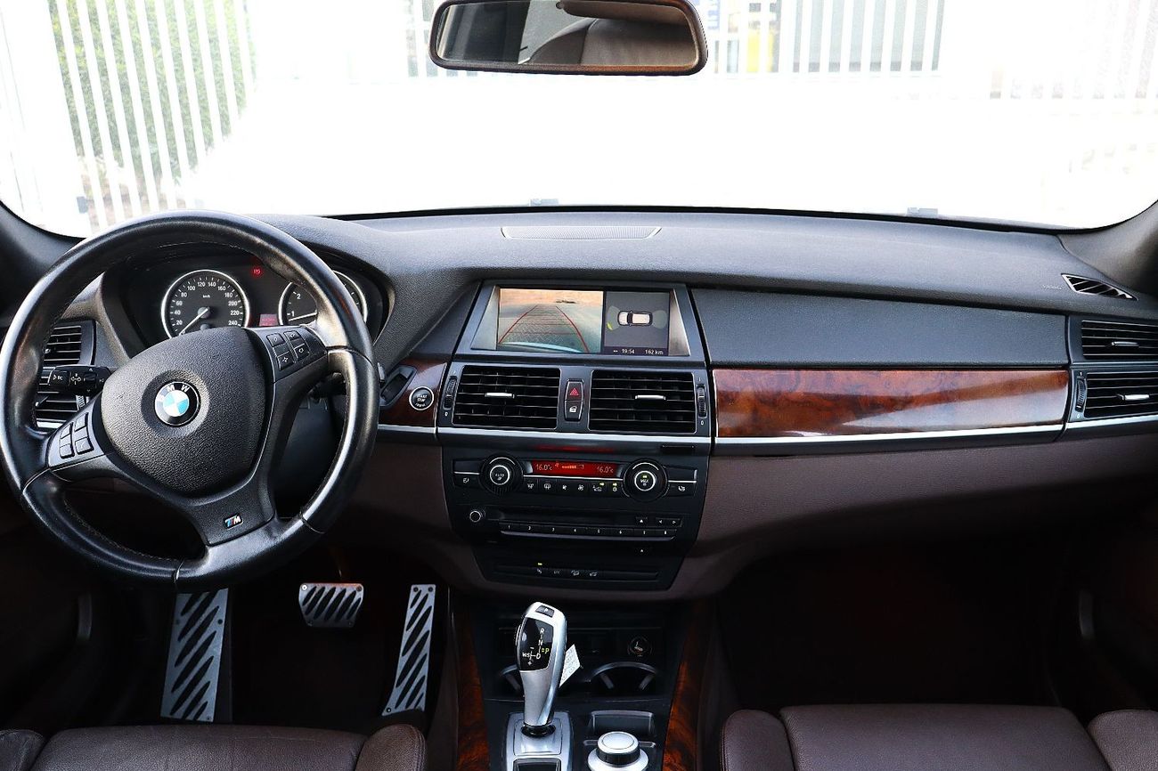 BMW X5 XDRIVE 4.8I GCC