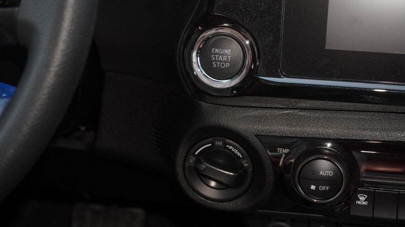 تويوتا هيلوكس GLS 2.7L AWD