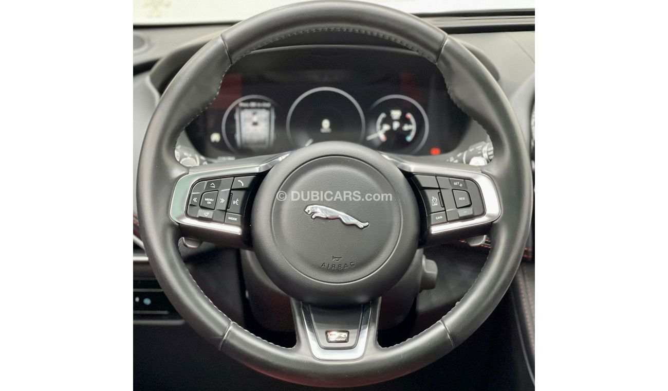 جاكوار F بيس R-سبورت