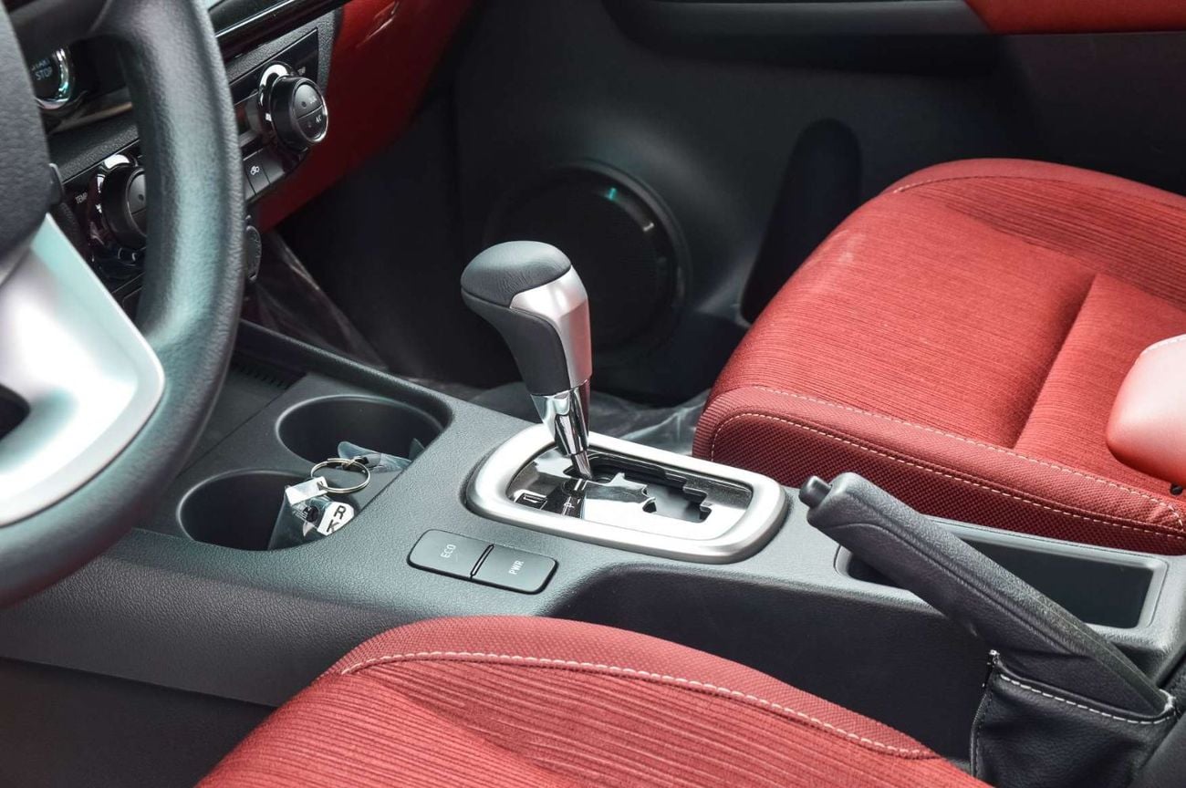 Toyota Hilux TOYOTA HILUX GLXS 2.7L 4WD  PETROL PICKUP 2026 - WHITE