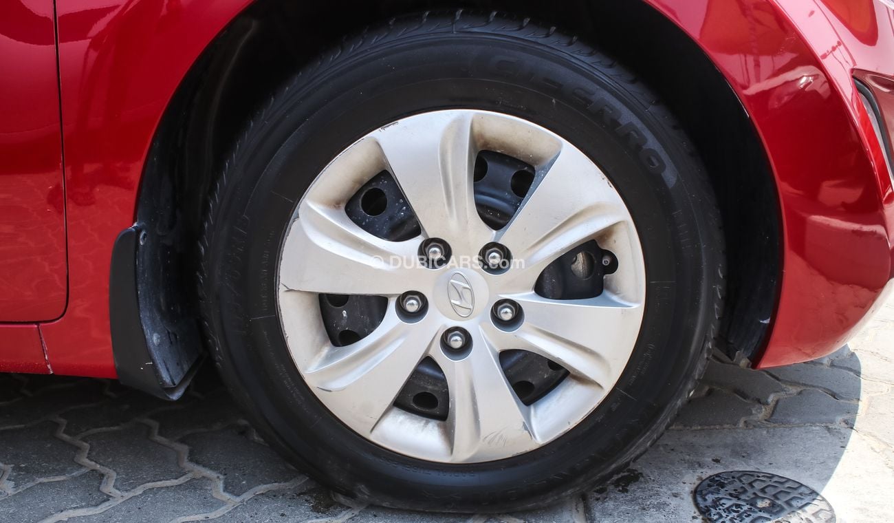 هيونداي إلانترا هيونداى النترا 2015 احمر  خليجى  بحالة ممتازة   بدون حوادث ماشية فليل