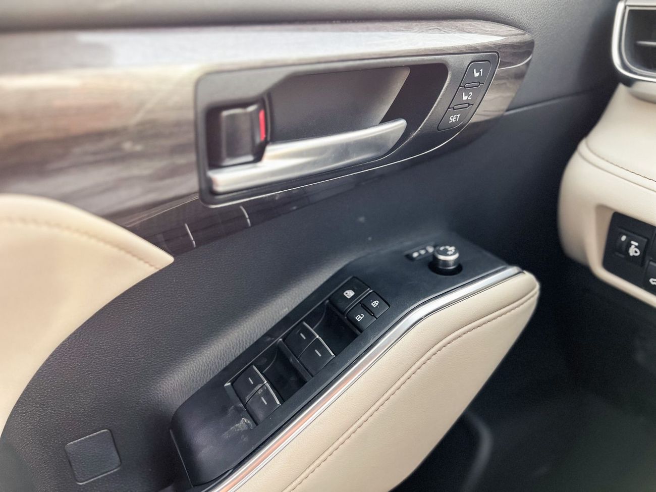 Toyota Highlander EXPORT ONLY - Highlander Limited 2.5L Hybrid (AWD)