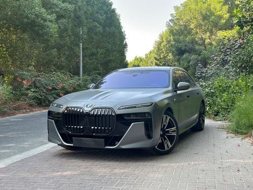 بي أم دبليو 735i 3.0-liter Turbocharged V6 | 286 HP | 2025 | GCC Specs | Warranty & Service | Full Options | Excellen