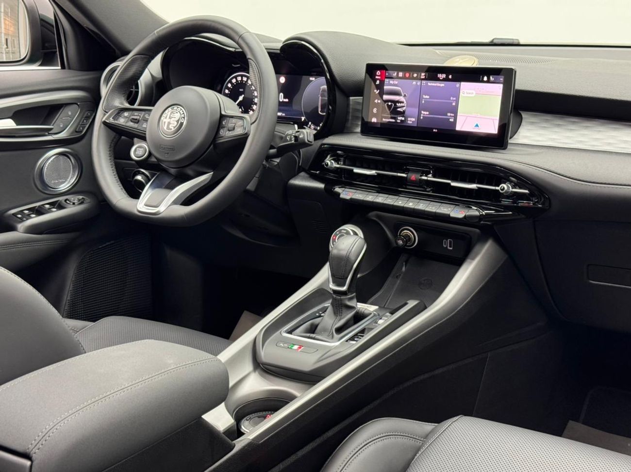 ألفا روميو تونالي 2024 Alfa Romeo Tonale Veloce, 2028 Alfa Romeo Warranty and Service Pack, GCC